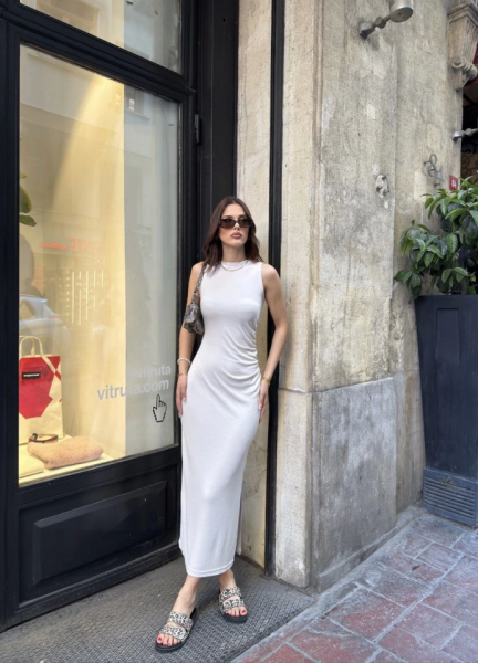 Osy Modal Yumuşak Dokulu Kumaş Bisiklet Yaka Sıfır Kolsuz Yırtmaçlı Uzun Elbise - Beyaz