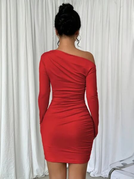 Kadın Uzun Kollu Tek Omuzu Açık Yanlardan Büzgülü Kısa Sandy Elbise