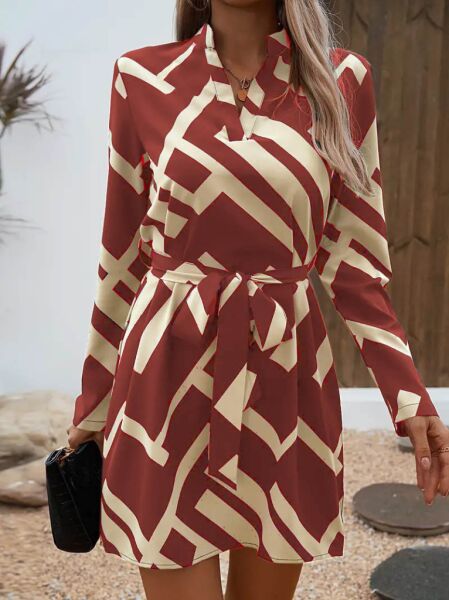 Kadın Uzun Kollu V Yakalı Desenli Belinde Kuşaklı Dalgıç Elbise