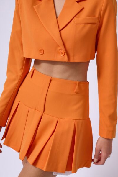 Pileli Etek Crop Ceket Takım