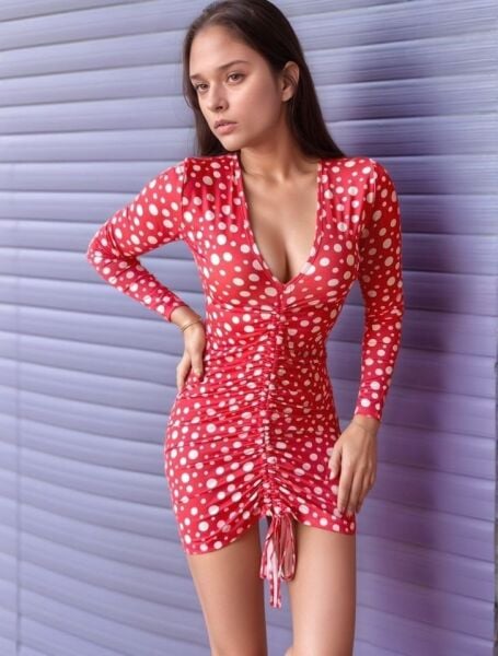 Kadın V Yaka önü Asansör Büzgü Detay Fırsat ürün Puantiyeli Mini Elbise