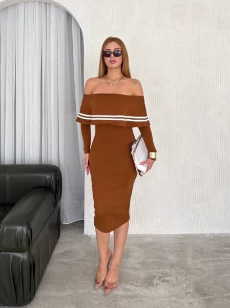 Kadın Fırsat ürünü Madonna Yaka Midi Boy Triko Elbise