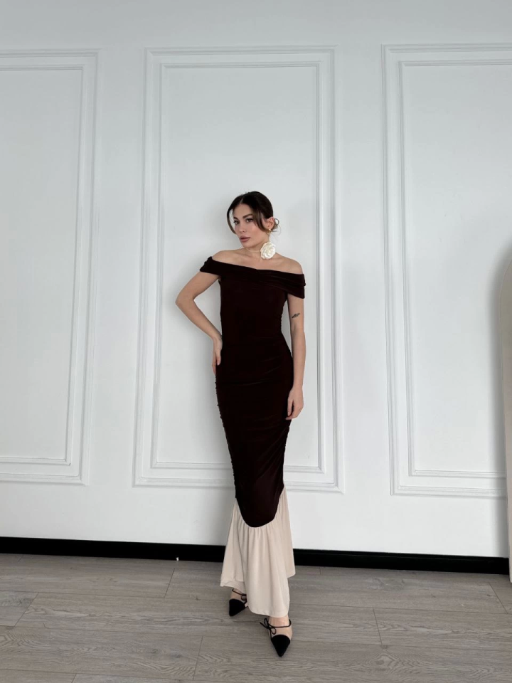 Striptiz Omuzlu Uzun Elbise- Kahve