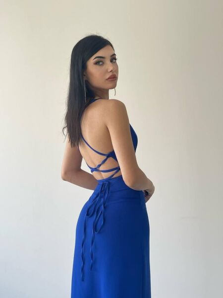 Kaitlyn Sırt Dekolteli V Yaka Yırtmaçlı Elbise