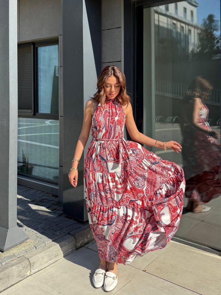 Kadın Halter Yakalı Omuzlardan Açık Kuşaklı Maksi Boy Desenli Süprem Elbise