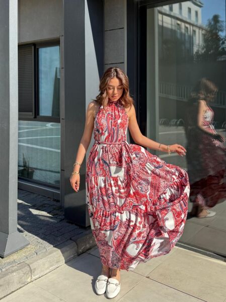 Kadın Halter Yakalı Omuzlardan Açık Kuşaklı Maksi Boy Desenli Süprem Elbise