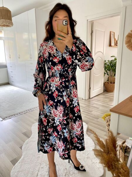 Kadın Uzun Kollu Kruvaze Yaka Beli Lastikli Yandan Yırtmaçlı Desenli Dalgıç Elbise