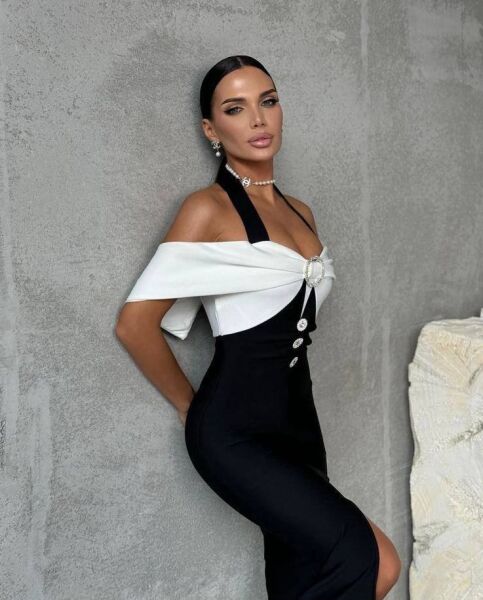 Kadın Madonna Yaka Tasarım Taş Ve Düğme Detay Dalgıç Kumaş Elbise