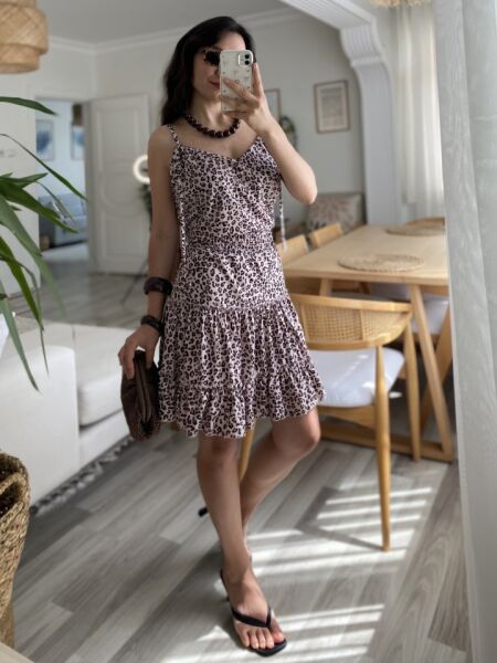 Kadın Askılı V Yaka Beli Pileli Leopar Desen Eteği Fırfırlı Süprem Elbise