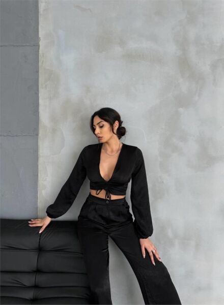SATEN BÜZGÜ DETAYLI CROP BLUZ-PANTOLON TAKIM - Siyah