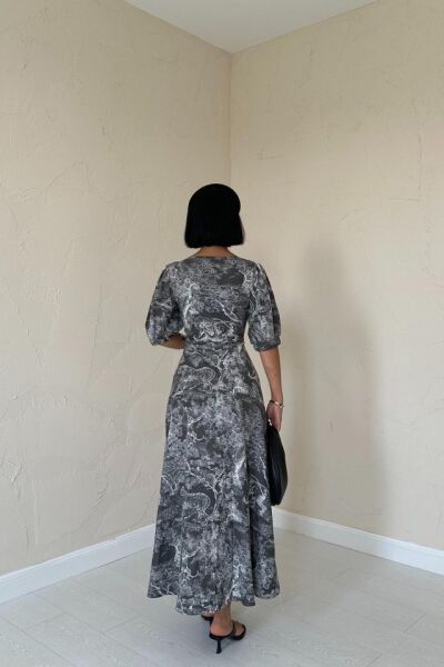 Haki Önü Düğmeli Kalp Yaka Elbise