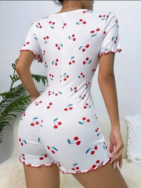 Kadın Göğüs Dekolteli Pinterest Kiraz Desen Full Likralı şort Tulum