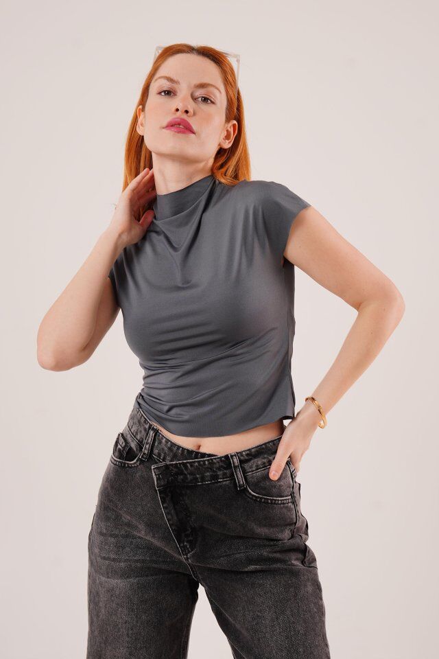 Boğazlı Parlak Kumaş Antrasit Crop