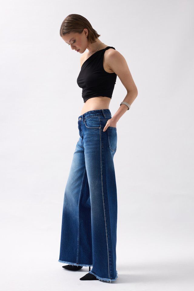 Taş Şerit Detaylı Jean