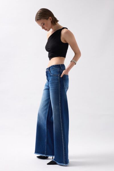 Taş Şerit Detaylı Jean