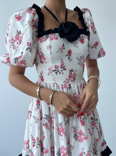 Wismar Gül Detay Elbise
