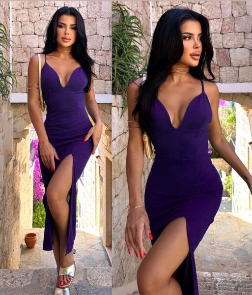 Kadın Omuz Askılı Göğüs Ve Bacak Dekolteli Midi Boy Elbise