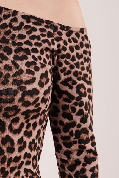 Düşük Omuz Detaylı Leopar Desen Bluz