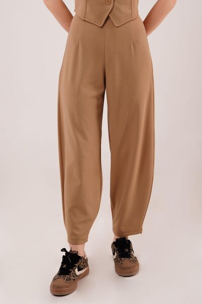 Havuç Kesim Camel Pantolon