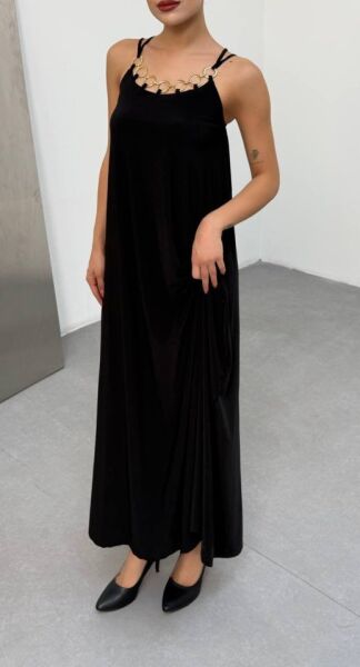 Kadın Omuz Askılı Kuş Gözü Zincir Detay Sandy Kumaş Maxi Boy Elbise