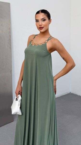 Kadın Omuz Askılı Kuş Gözü Zincir Detay Sandy Kumaş Maxi Boy Elbise