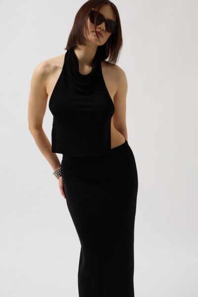 Yarım Balıkçı Sırt Dekolte Crop Bluz