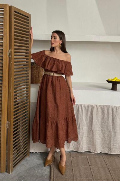 Kahverengi Omzu Lastikli Brode Elbise