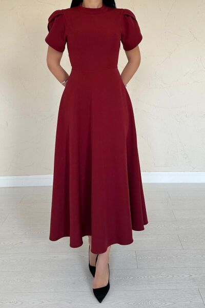 Bordo Arkası Fiyonk Garnili Britli Elbise